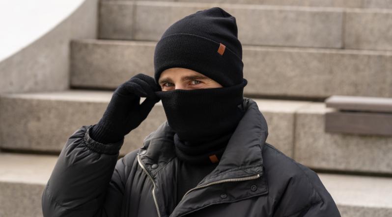 Stickade accessoarer för män