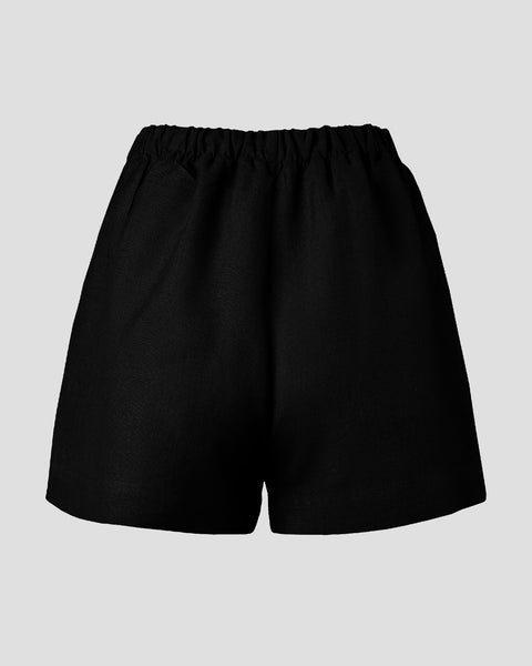 Minimalistic design linen shorts.