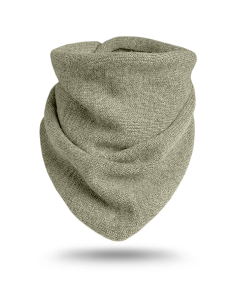 Packshot of knit Cashmere bandana in the white background
