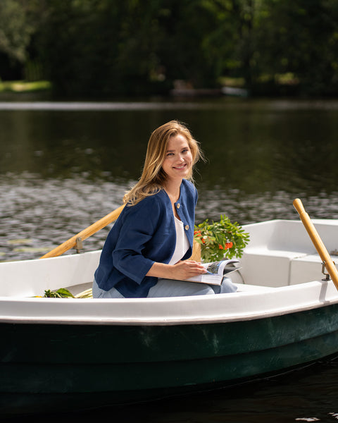 Kavaj med knappar Alice