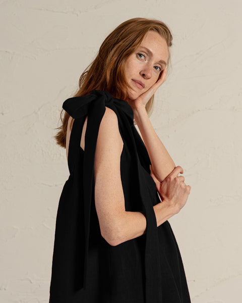 Klänning med axelband Christina