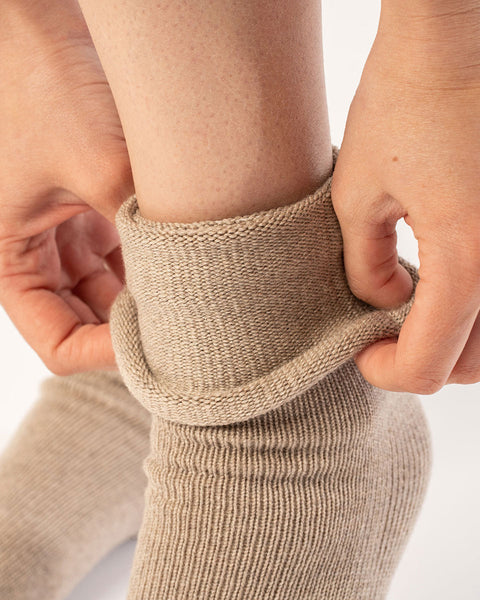 Damstrumpor i merinoull krämig beige